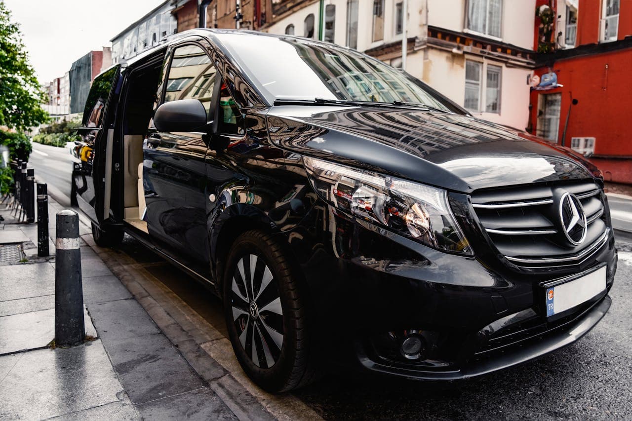 Maxi Cab, 7 Seater for Sydney taxi transfers