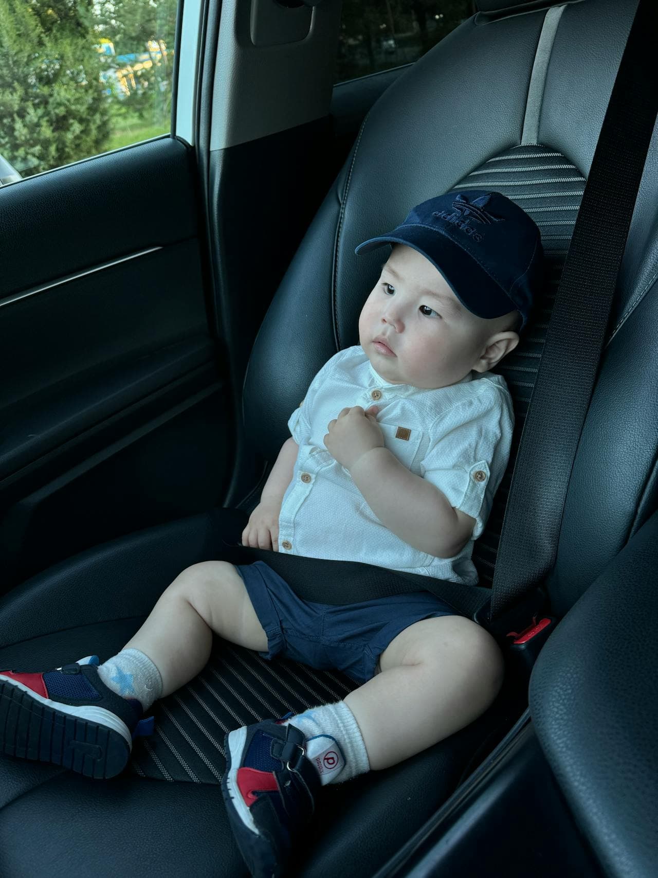 Taxi with Baby Seat with Silver Sydney Taxi
